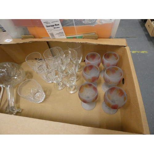 215 - Box of glass ware to include six modern marbled goblets.