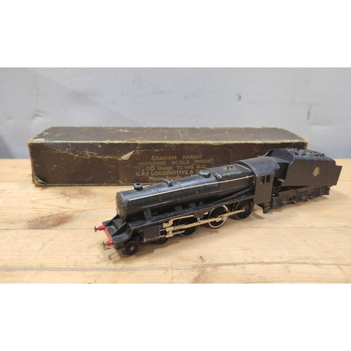 68 - Lot including 12 volt DC GP5 Locomotive and tender and a Hornby GWR 75 ton crane. (2).