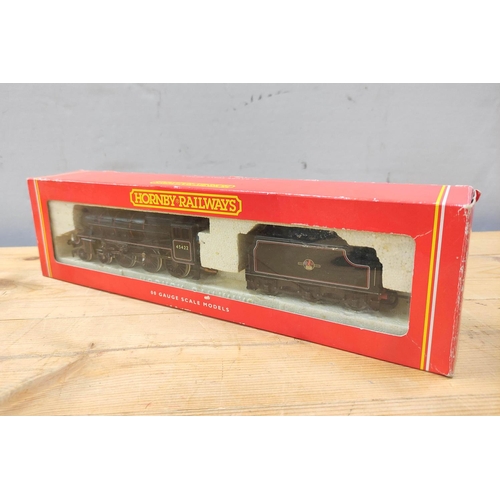 70 - Boxed Hornby models including BR 4-6-0 Class 5 locomotive R2081 and two 2008 Christmas edition 7 pla... 