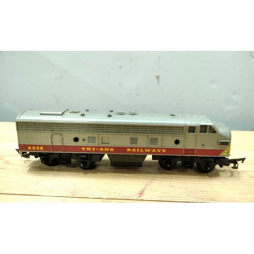 79 - Collection of Tri-ang engines and rolling stock including a R55/57/58 engine with two coal trucks R3... 