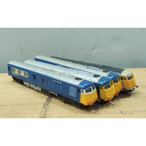 79 - Collection of Tri-ang engines and rolling stock including a R55/57/58 engine with two coal trucks R3... 