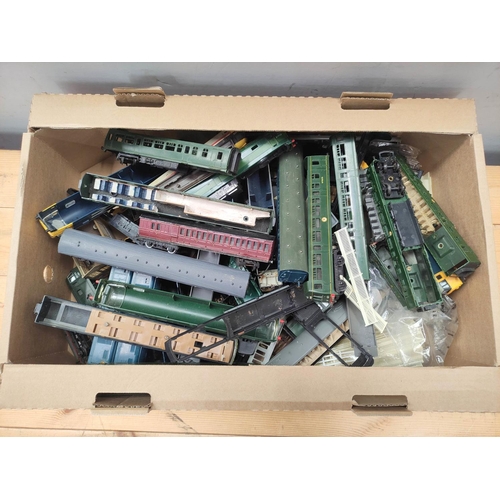 88 - Box of model railway carriage components with makes including Tri-ang, Hornby, etc. 