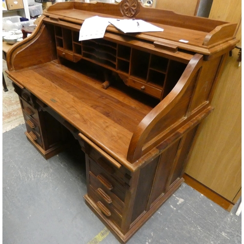 385 - Antique style roll top desk (key in office a/f).