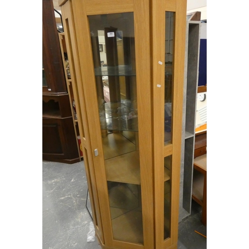 393 - Modern glazed corner display unit.