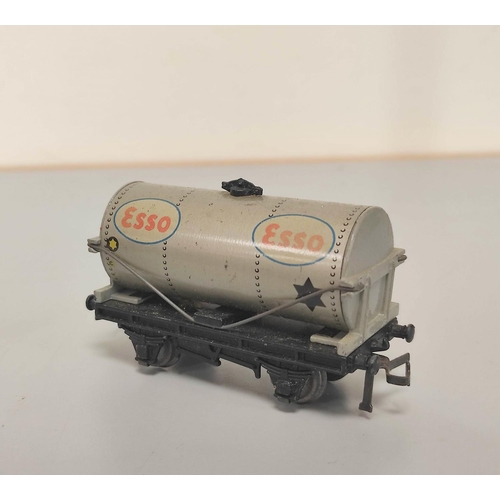 95 - Quantity of vintage Hornby OO gauge rolling stock to include a Mobil Petroleum Tank 32084, Esso 