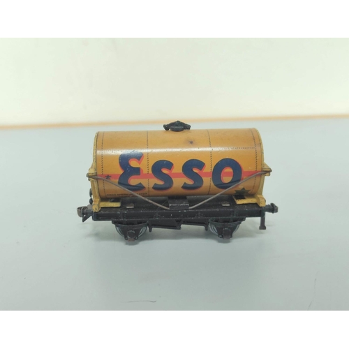 99 - Quantity of vintage Hornby Dublo OO gauge rolling stock to include an Esso Petroleum Tanker 32081, S... 