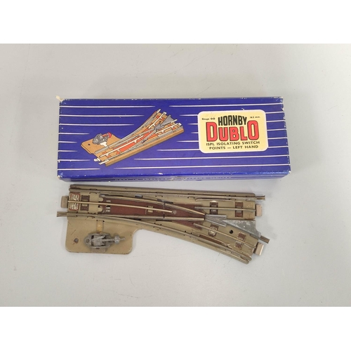 102 - Box of Hornby Dublo 00 gauge trackway and connectors to include four boxed ISPL Isolating Switch Poi... 