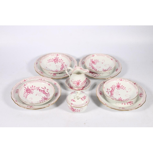 313 - Meissen porcelain eleven piece 226a/33 Indian Painting 2 (Indische Malerei 2) pink and white tea set... 