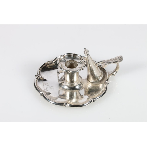 64 - Victorian silver chamberstick and snuffer by Edward, John & William Barnard, London, 1841, 320g ... 