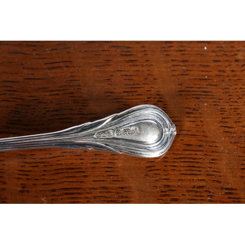 76 - Elkington and Co Ltd of Liverpool suite of feathered oar pattern flatware, some loaded, Birmingham, ... 