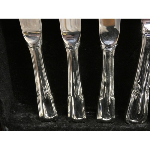 354 - Guy Degrenne, France, canteen of stainless steel cutlery for 6 settings.