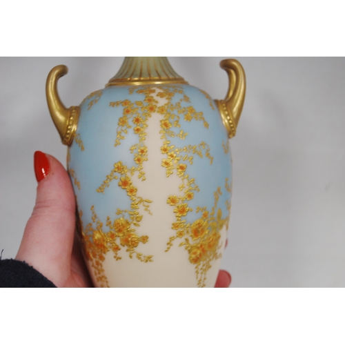 261 - Royal Worcester porcelain vase, c. early 20th century, with gilded foliate decoration to the body, o... 