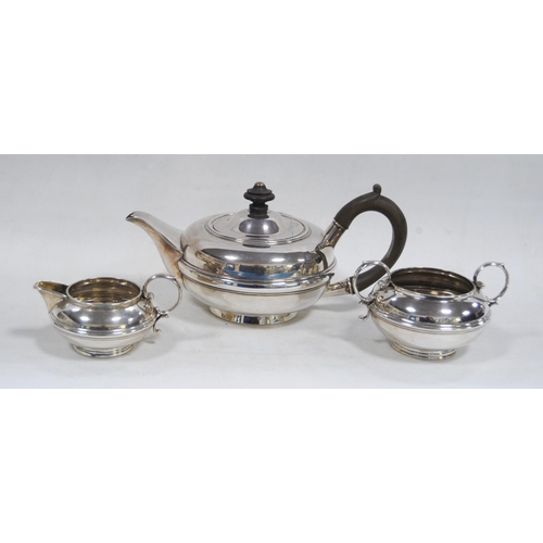 157 - Silver three-piece composite tea service, hallmarks for Mappin & Webb, Chester, date letter E, c... 