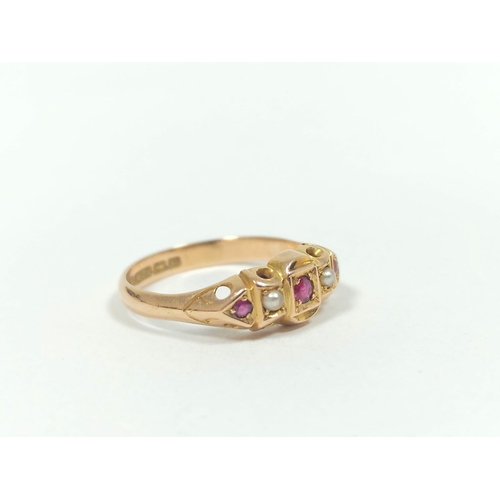 45 - 15ct gold ring with pearls and rubies 1910. Size 'O'