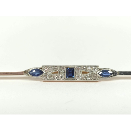 55 - Edwardian brooch with three sapphires and old cut diamond brilliants in platinum and gold.