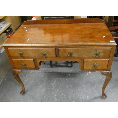 81 - Vintage dressing table.