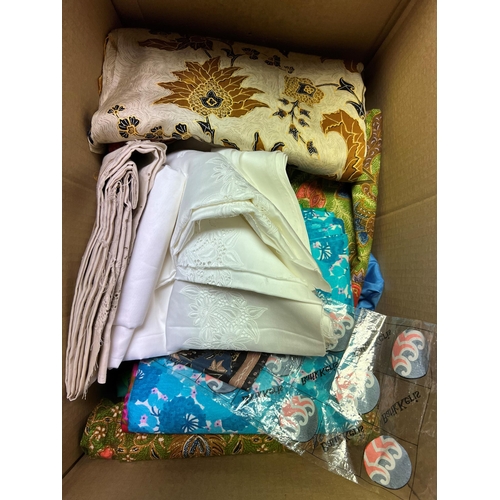Assorted linen (box)