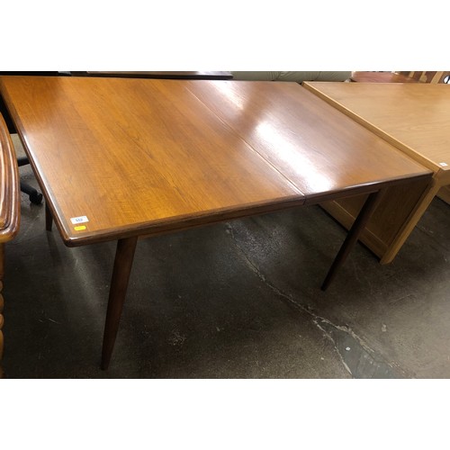 552 - G Plan dining table with fold out leaf, 153 x 92 x 73 cm  ( lot extended)