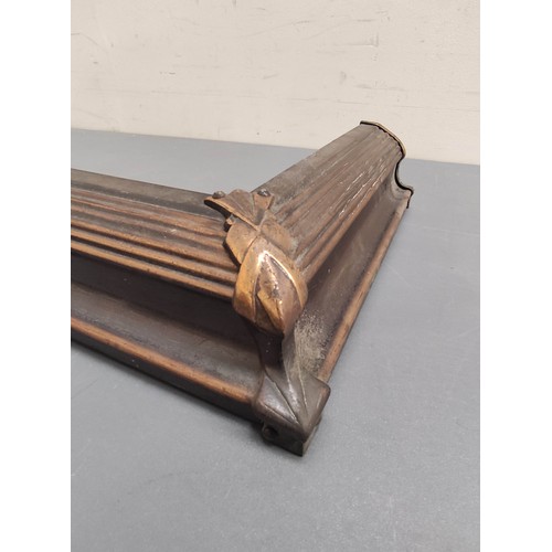 626 - Late Victorian reeded copper fire fender with ribbon corners, 113cm internal width, 30cm internal de... 