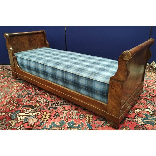 641 - 19th century Continental walnut day bed in the Empire style, 188cm long, 72cm wide.