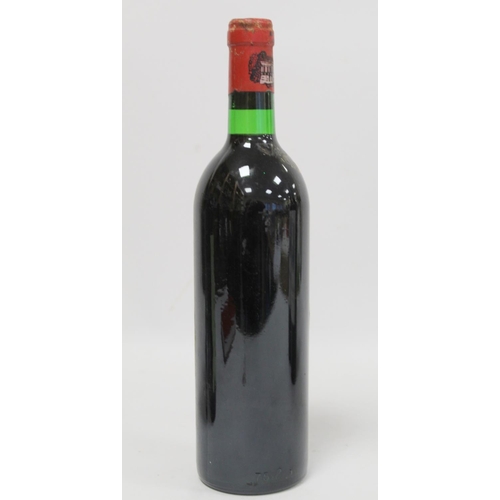 262 - Five bottles of French red wine comprising: 1978 Chateau Ducru-Beaucaillou, Saint-Julien, 75cl; 2 x ... 