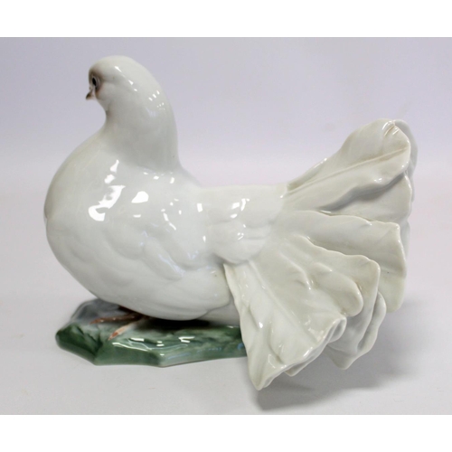 269 - Three German Rosenthal porcelain figures of fantail doves, modelled by Fritz Heidenreich, model nos.... 