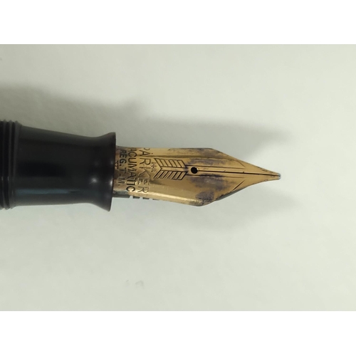 94 - Parker Vacumatic, 14ct nib, in bakelite case, boxed, circa 1937.