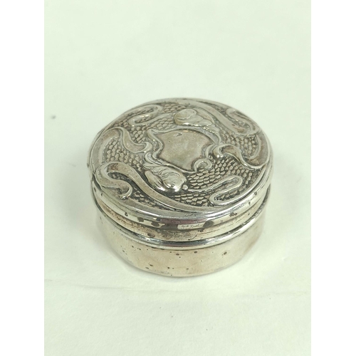 121 - Silver pierced trug bon bon dish, two napkin rings and a small box, 103g.