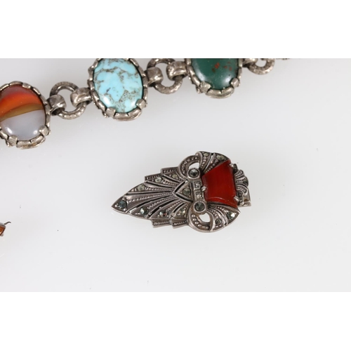 510 - Silver brooch set with three navette shaped cabochon stones, perhaps carnelians, 2.1g, an Egyptian s... 