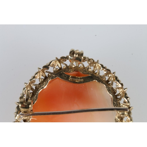 521 - Italian portrait cameo shell brooch with 9ct gold mount, 13.6g gross.