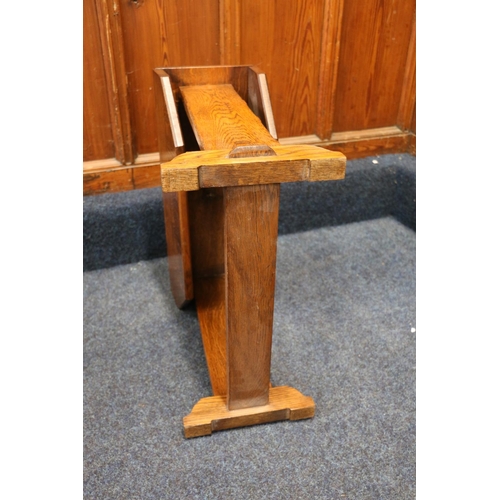 621 - 1930s/40s oak occasional table, with drop-leaf sides and rotating top, 50cm high.