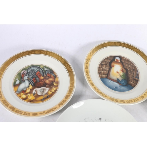 139 - Two Royal Copenhagen plates, The Ugly Duckling and The Little Match Girl, 1975, 19cm diameter, Berli... 