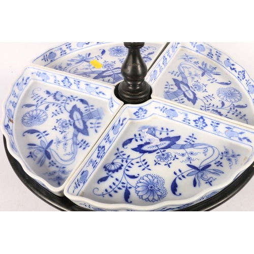 153 - Treen lazy Susan with four Villeroy & Boch sectional dishes, 34cm diameter.