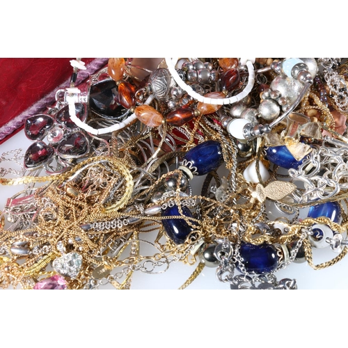 461 - Costume jewellery to include rings, chains, earrings, etc.