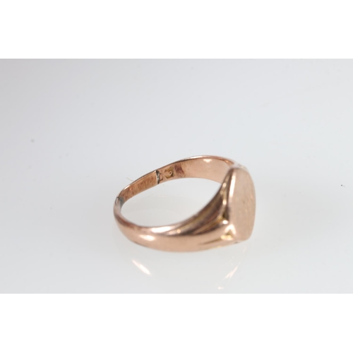 572 - Rose gold signet ring, hallmarks rubbed, 4.6g.