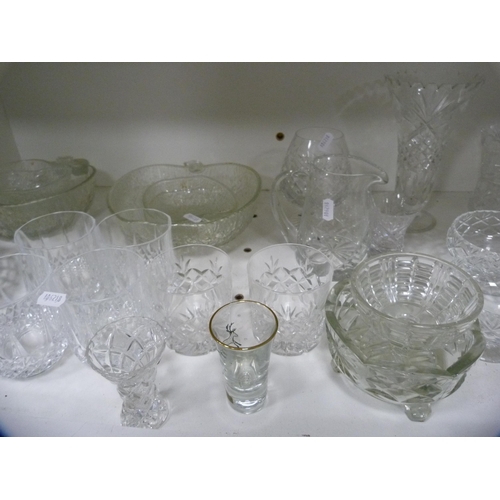 198 - Glass and crystal to include vases, jugs, dishes, tumblers, pressed glass, apple-shaped fruit dishes... 