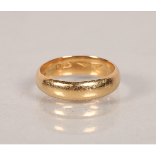 75 - 18 carat yellow gold wedding ring; ring size M; 4.9g gross weight