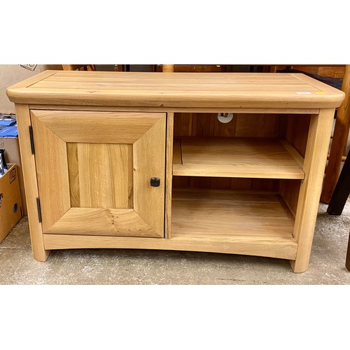 498 - Contemporary oak entertainment / TV unit; 99cm wide