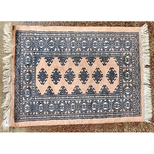 485 - Small Eastern prayer mat