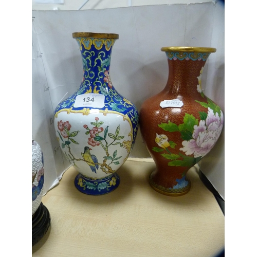 134 - Group of oriental cloisonné to include a small pair of Chinese-style vases on stands, eggs, miniatur... 