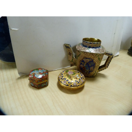 134 - Group of oriental cloisonné to include a small pair of Chinese-style vases on stands, eggs, miniatur... 