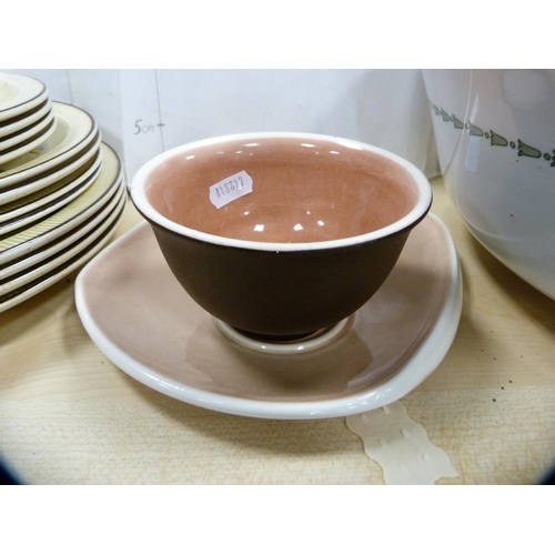 256 - Twelve Poole 'Sherwood' pattern plates, Bourne Denby pink glazed soup bowl on stand and a Royal Doul... 