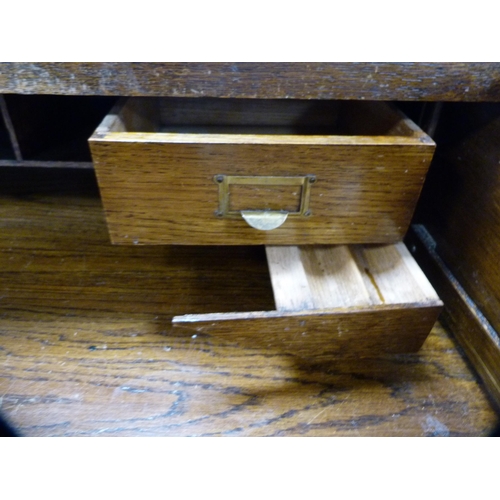 362 - 1930/40s oak roll-top desk.