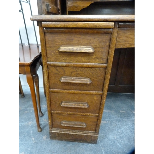 362 - 1930/40s oak roll-top desk.