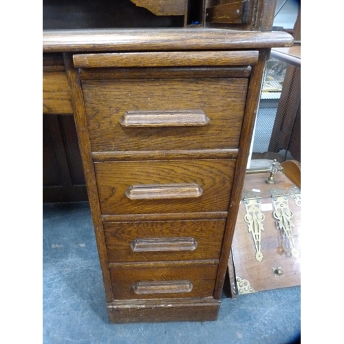 362 - 1930/40s oak roll-top desk.