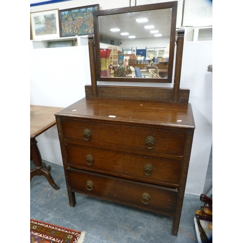 365 - Oak dressing chest.