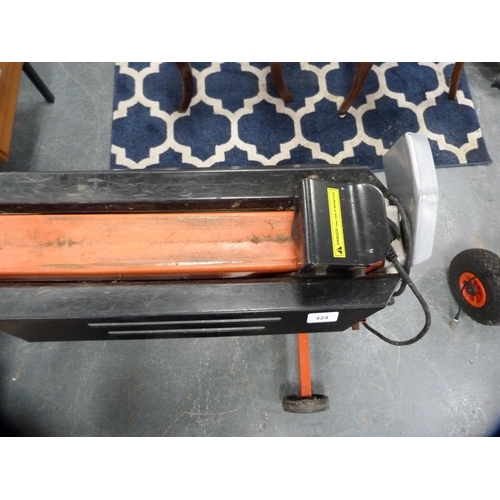 424 - Clarke Logbuster 5 electric log splitter.