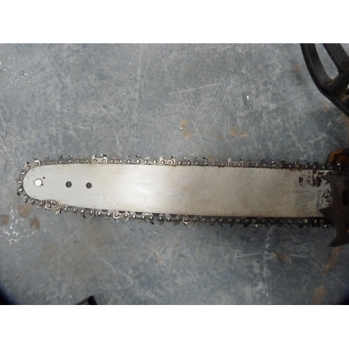 425 - McCulloch petrol chainsaw, MAC 7-42.