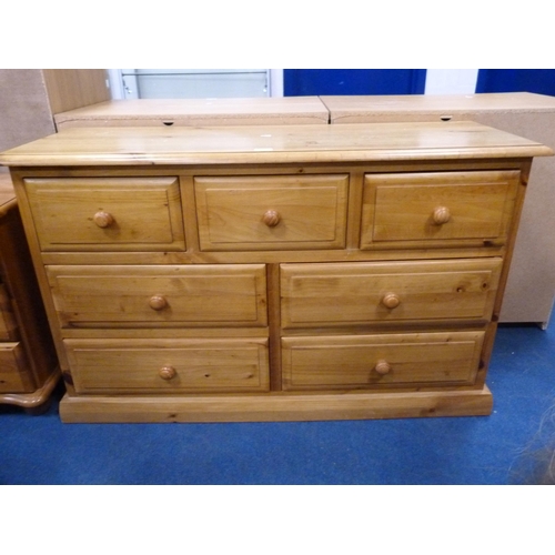 503 - Modern pine chest of drawers.