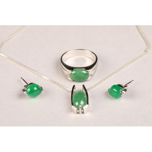 107 - Suite of 18 carat white gold and jade jewellery, including a ring, fine  silver chain   and jade pen... 